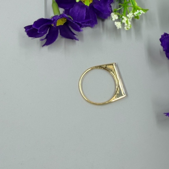 Gorgeous 925 Sterling Silver Solid Ring with Extra Long Baguette Crystal - Picture 4 of 7